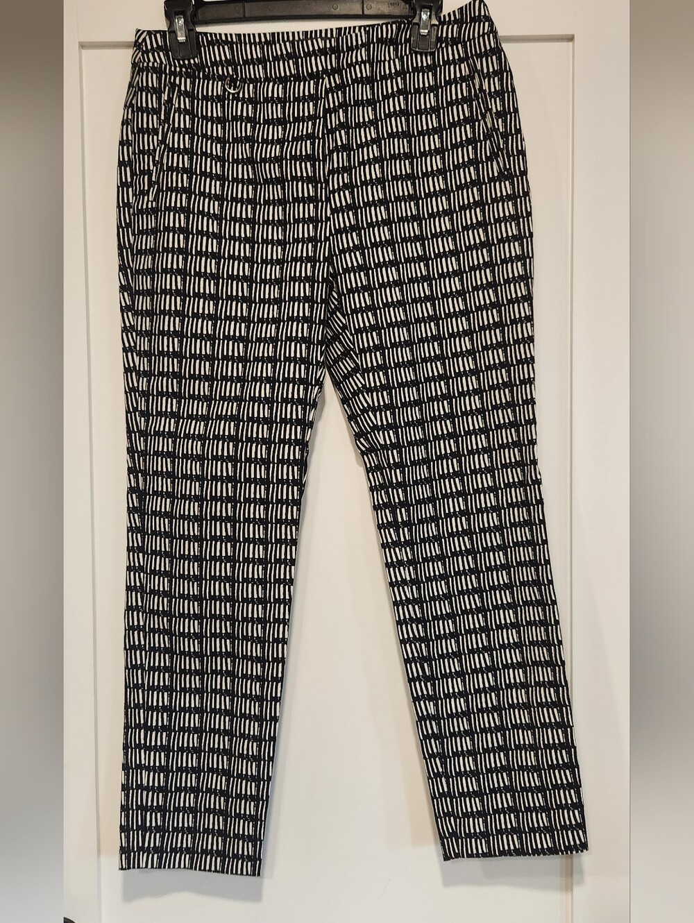 Adrianna Papell Black & White Abstract Striped Dress Pants - Size 6